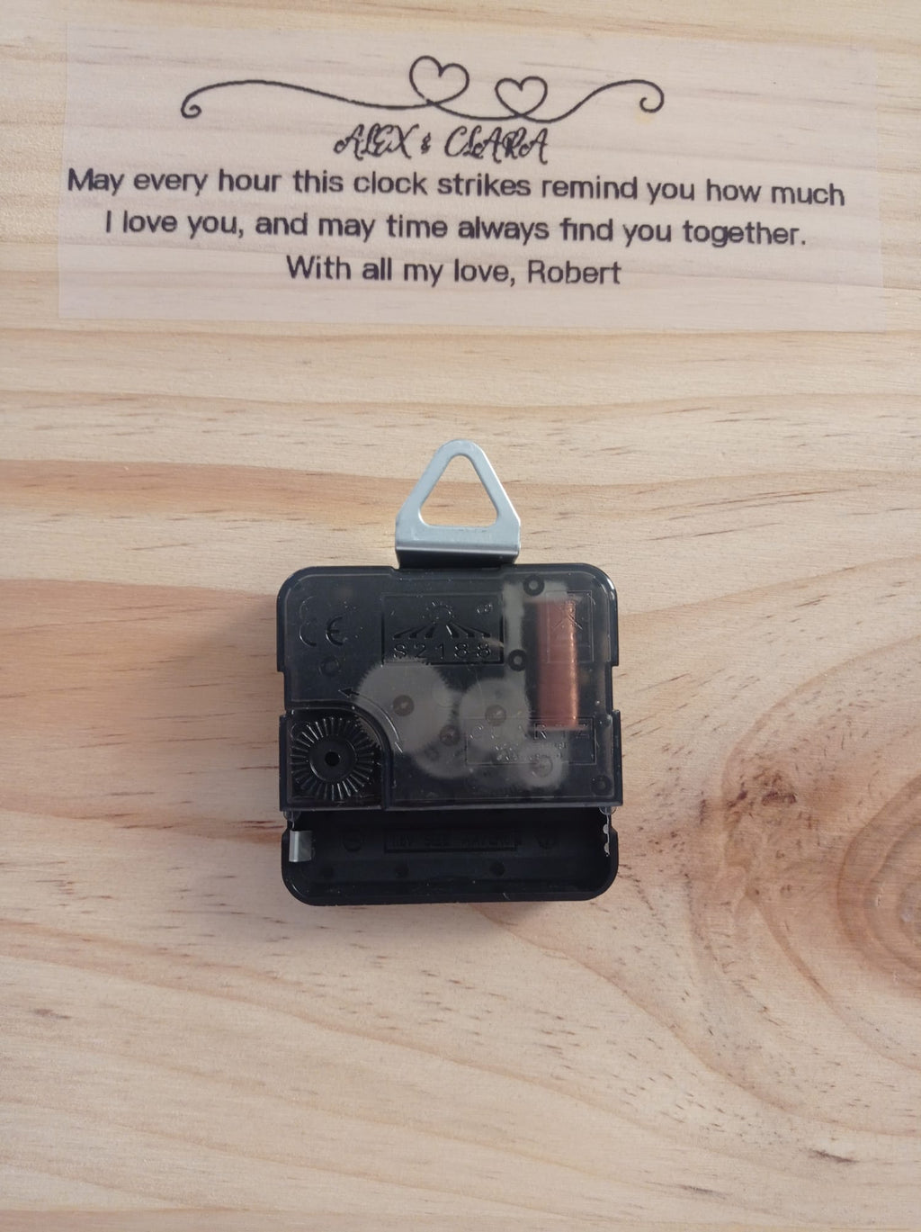 Reloj de pared personalizado de madera y resina | Historia de amor Erasmus