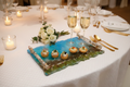 Bandeja marina en recepción elegante