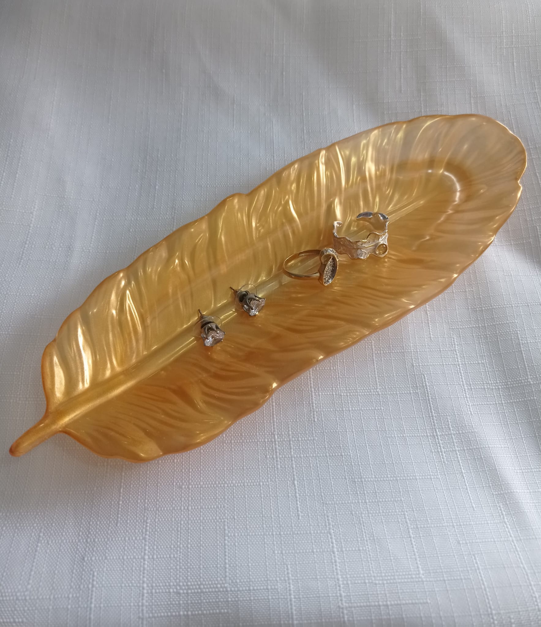 ✨ Bandeja Decorativa en Forma de Pluma Dorada | Joyero Artesanal hecho a mano