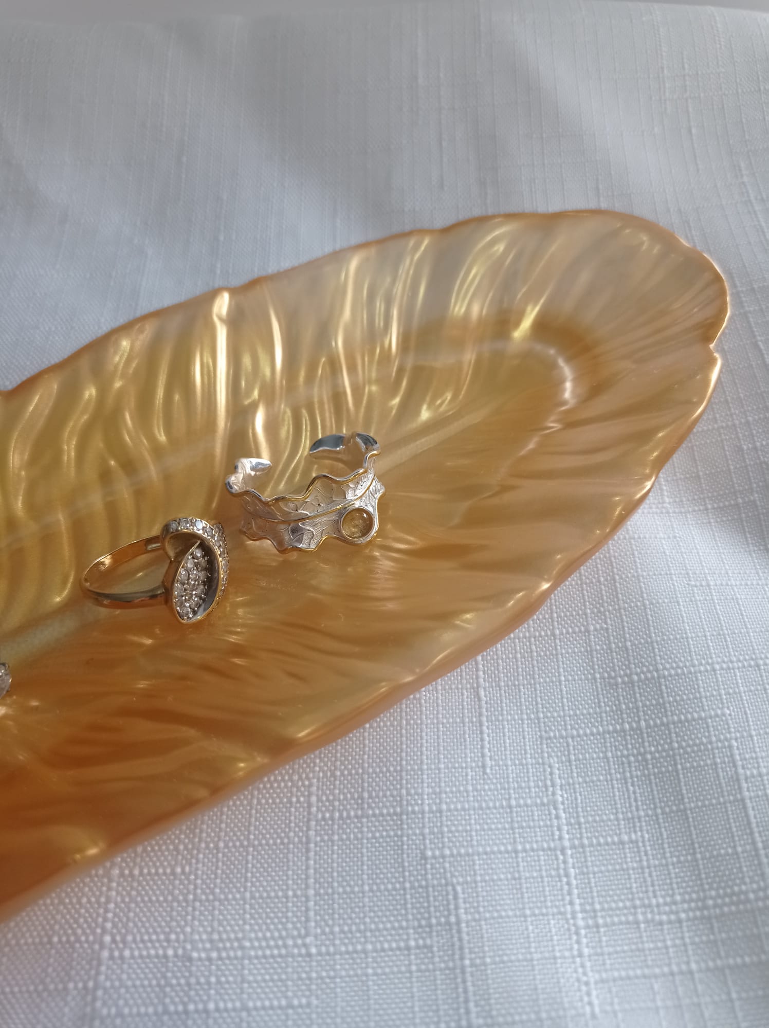 ✨ Bandeja Decorativa en Forma de Pluma Dorada | Joyero Artesanal hecho a mano