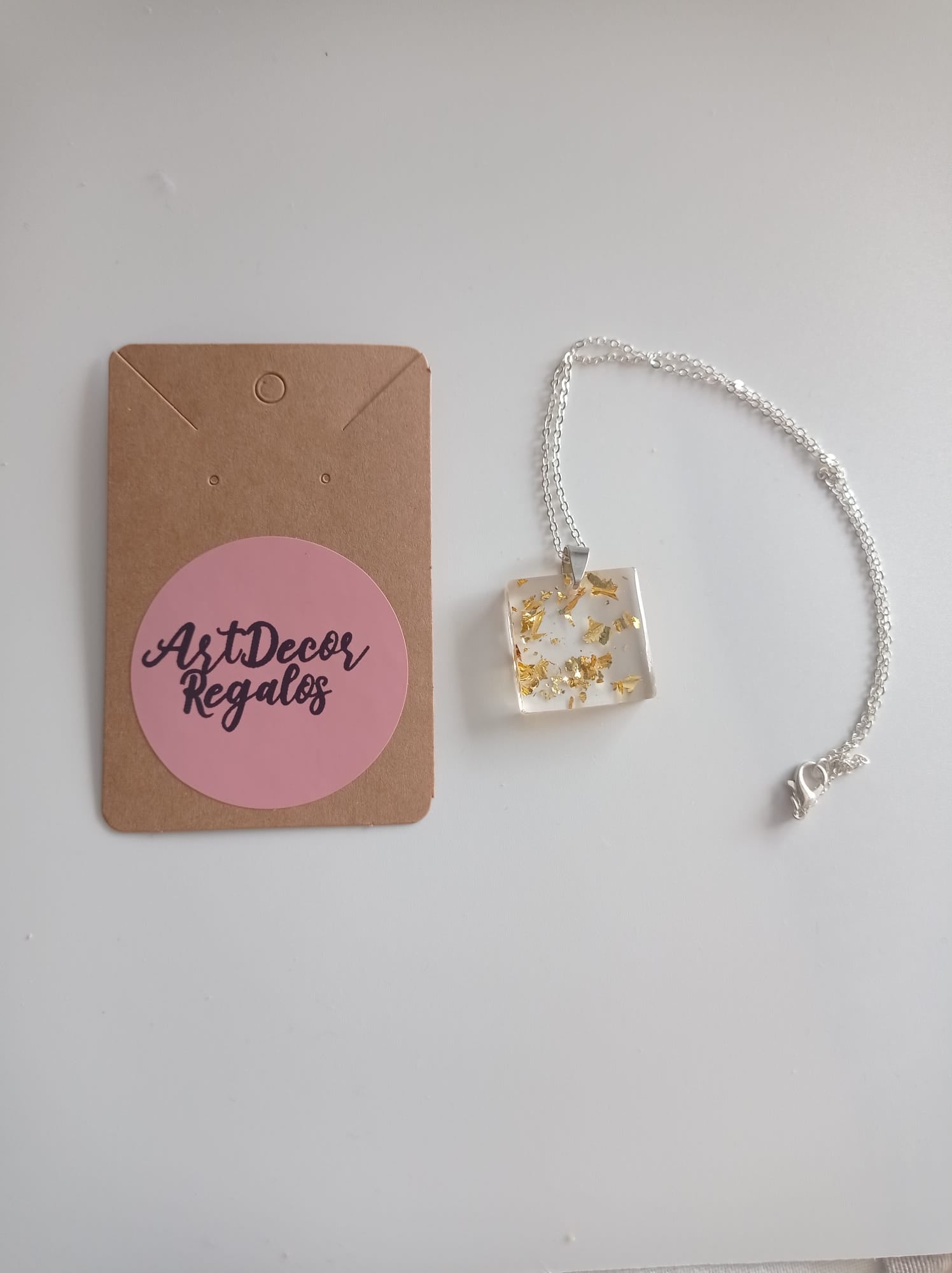 Collar Cuadrado con Pan de Oro — Resina Artesanal