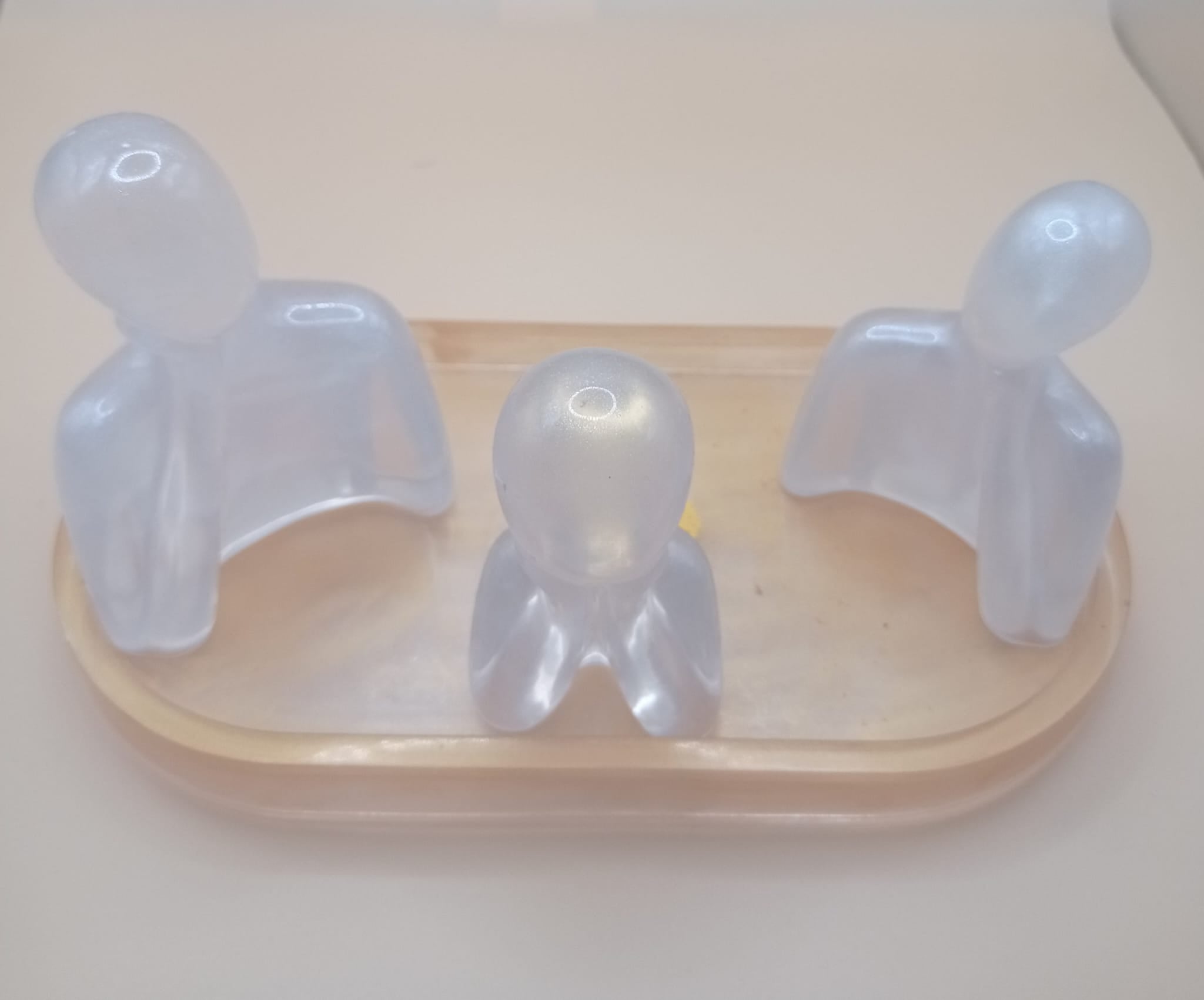 👨‍👩‍👧 Famille Heureuse Faite Main — Le Cadeau qui Touche le Cœur