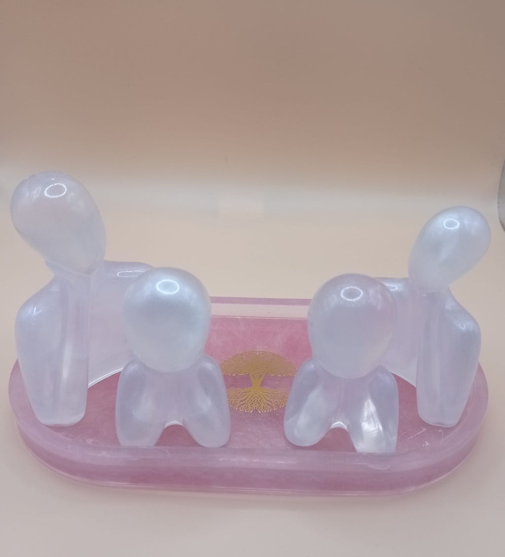 👨‍👩‍👧 Famille Heureuse Faite Main — Le Cadeau qui Touche le Cœur