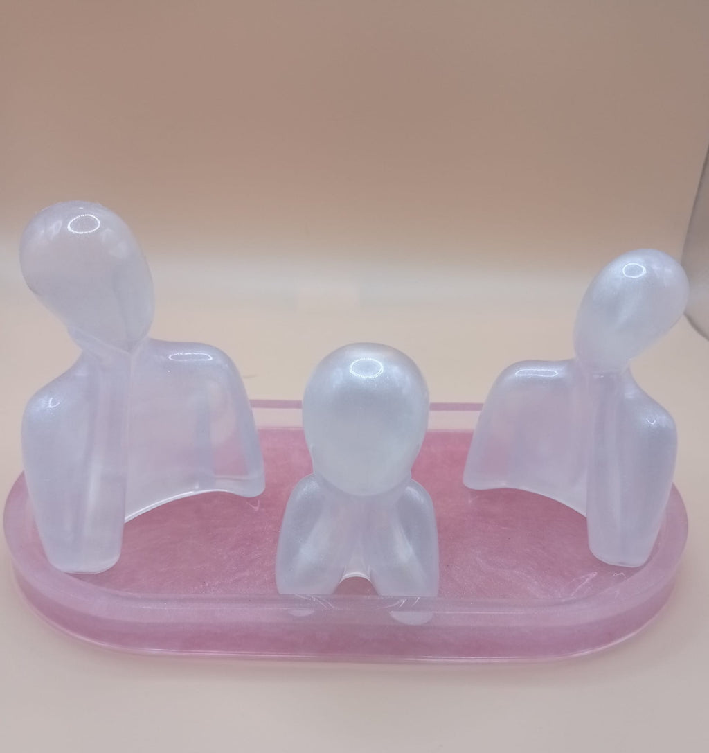 👨‍👩‍👧 Famille Heureuse Faite Main — Le Cadeau qui Touche le Cœur
