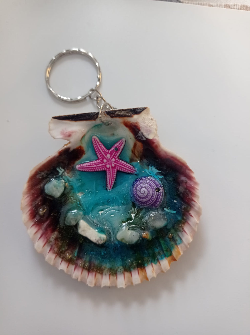 🐚 Handmade Seashell Keychain — An Ocean in Your Pocket