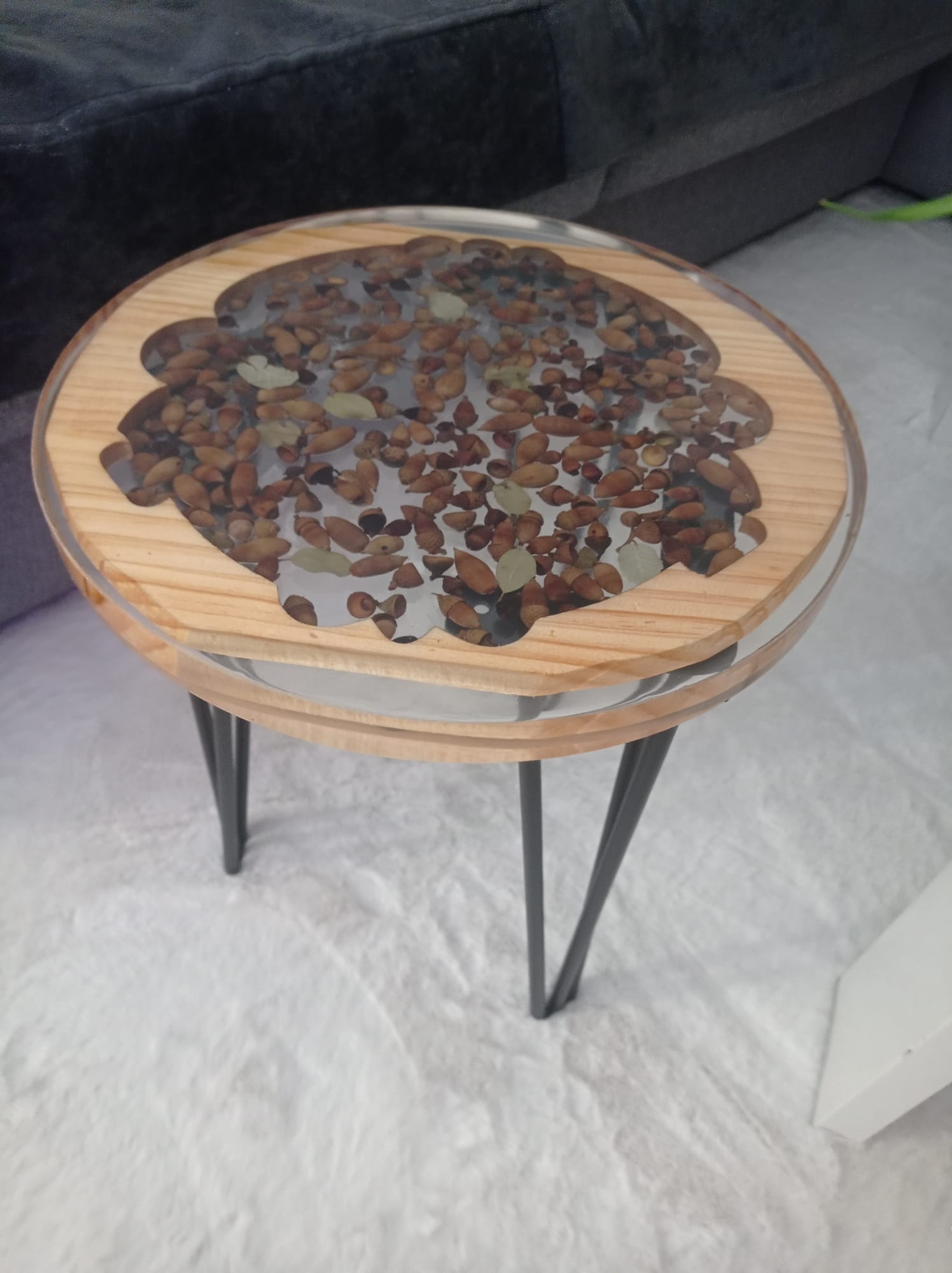 🌿 Table Basse Artisanale — Résine, Glands et Bois de Pin Naturel | Faite à la Main