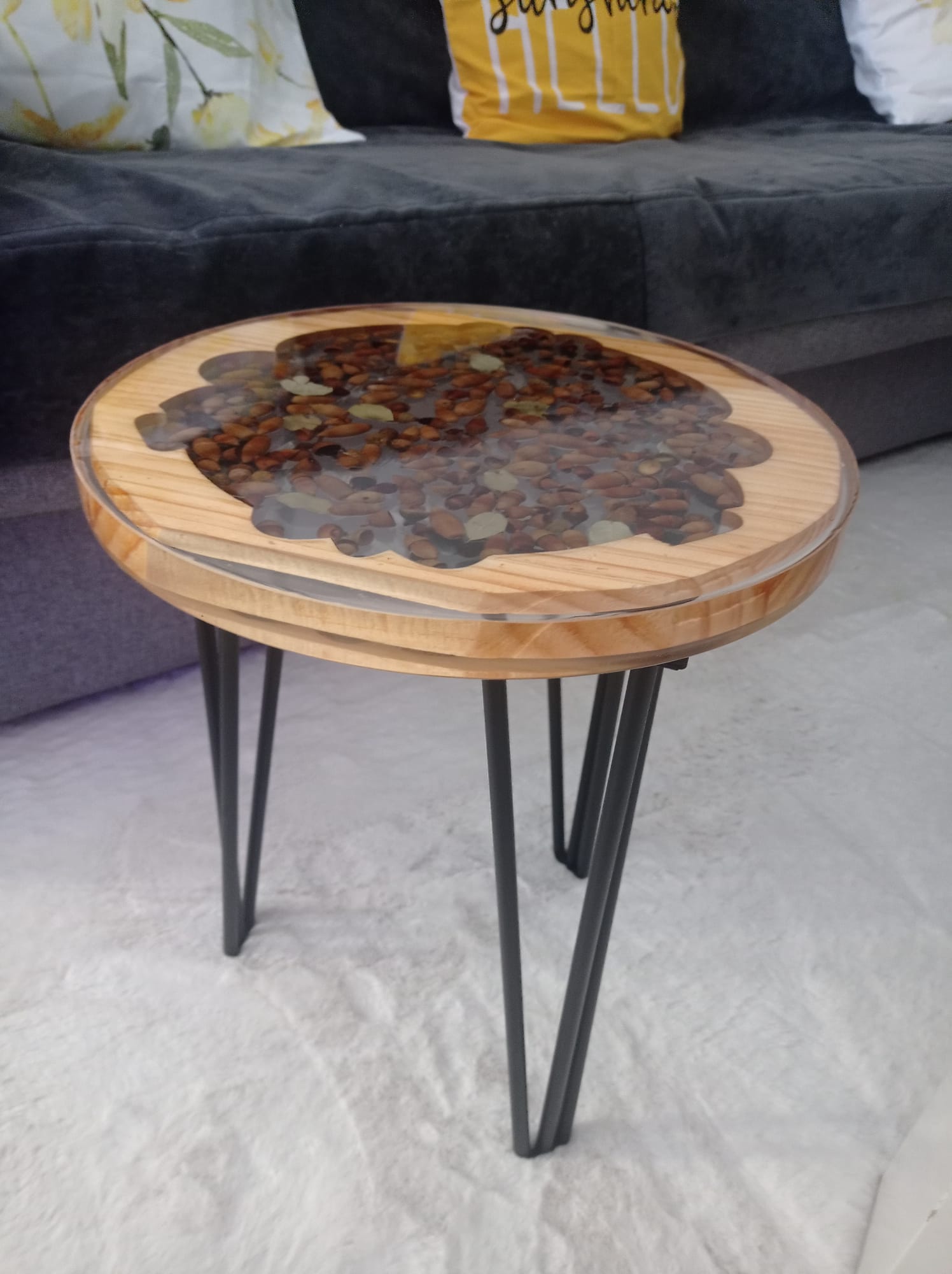 🌿 Table Basse Artisanale — Résine, Glands et Bois de Pin Naturel | Faite à la Main