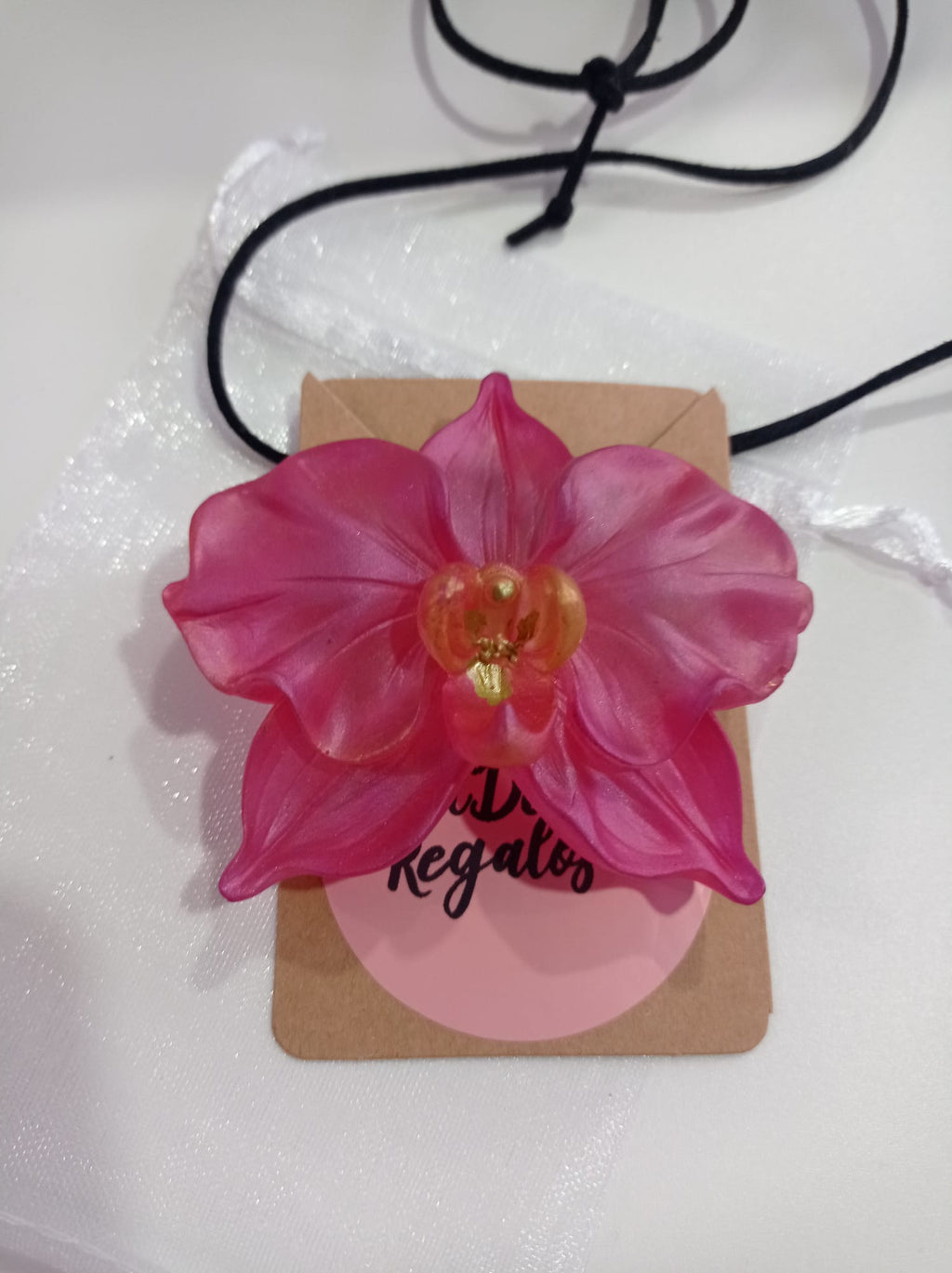 Collar Orquídea Grande Rosa — Resina Artesanal