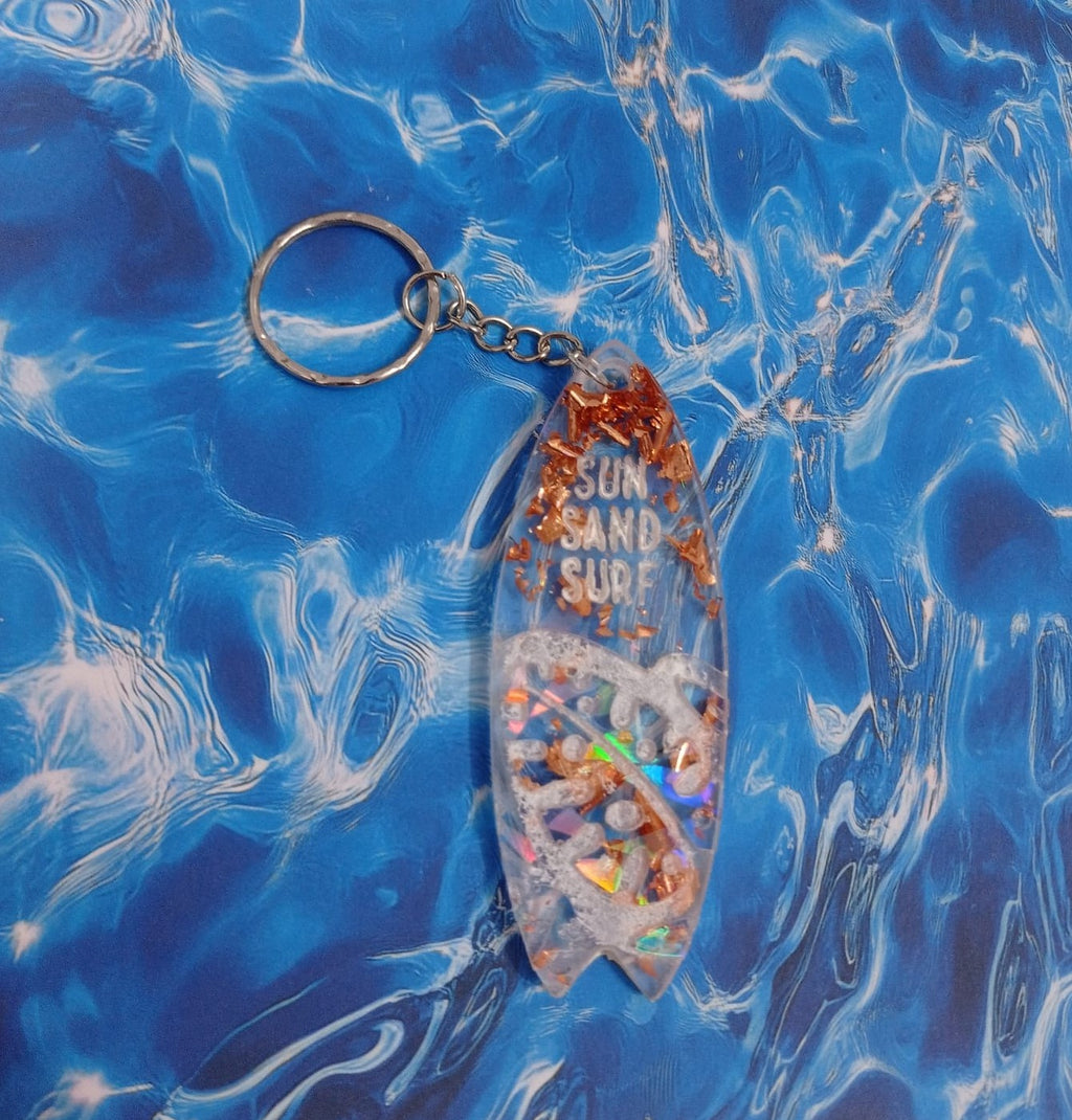 🏄‍♀️ Porte-clés Surf Artisanal en Résine — Choisissez votre message